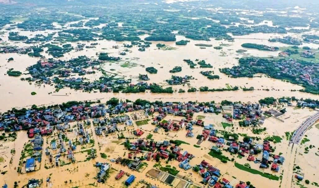Người dân Thái Nguyên gục khóc: 'Lũ cuốn trôi hết tiền và vàng tiết kiệm rồi'- Ảnh 1.