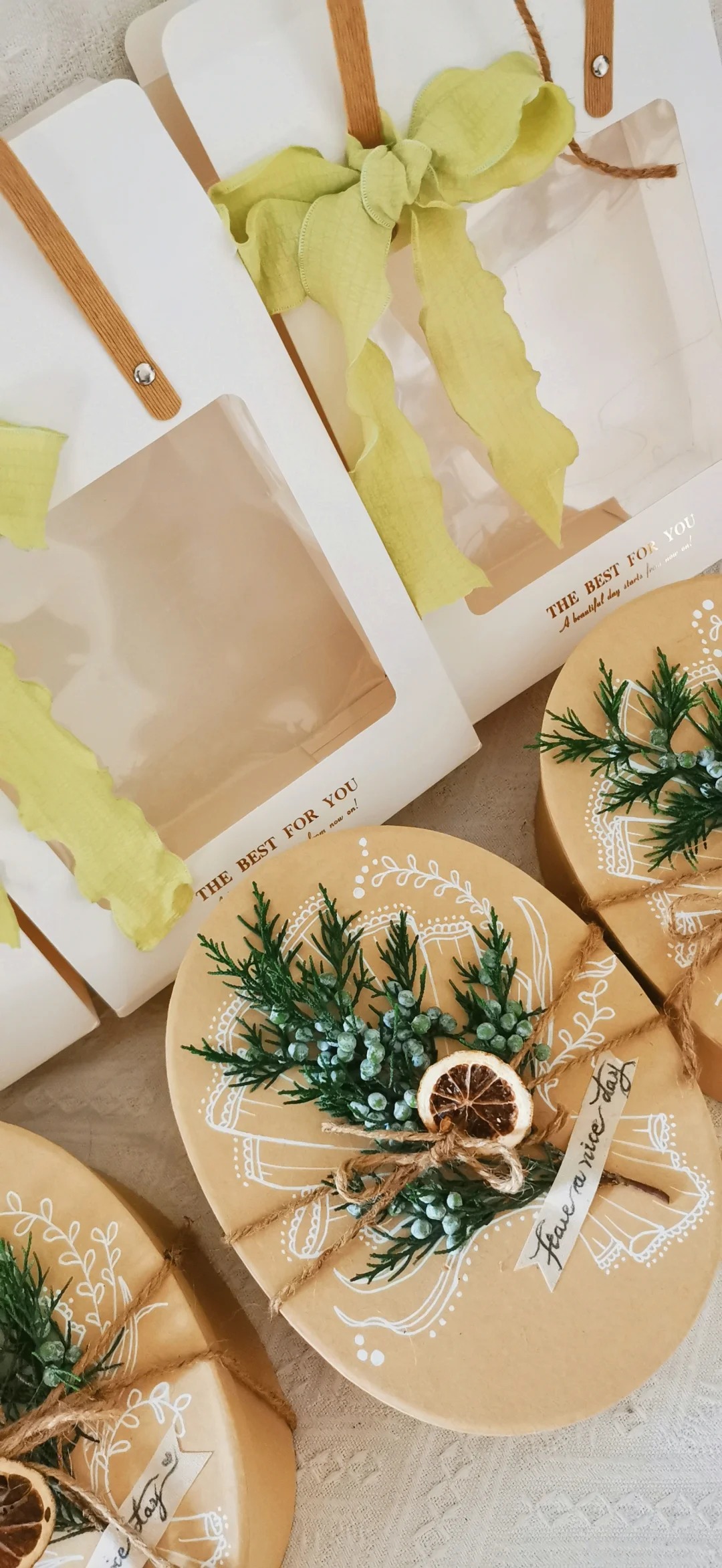 Sau giờ làm, nhiều chị em đua nhau đi  Sau giờ làm, nhiều chị em đua nhau đi