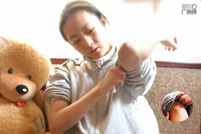 Điều tra khẩn quý tử của cặp sao đình đám vì đánh đập vợ- Ảnh 4. Điều tra khẩn quý tử của cặp sao đình đám vì đánh đập vợ- Ảnh 4.