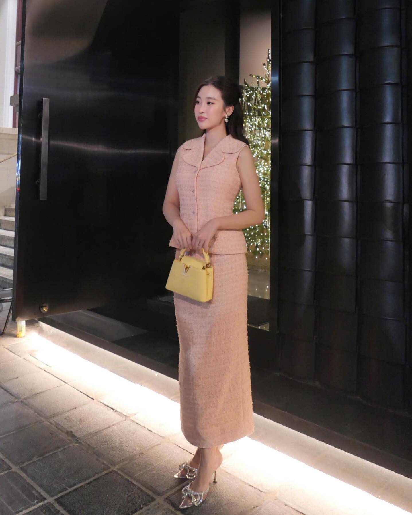 Gu chọn chân váy của các nàng dâu hào môn: 4 kiểu đơn giản nhưng mặc thế nào cũng sang- Ảnh 2.