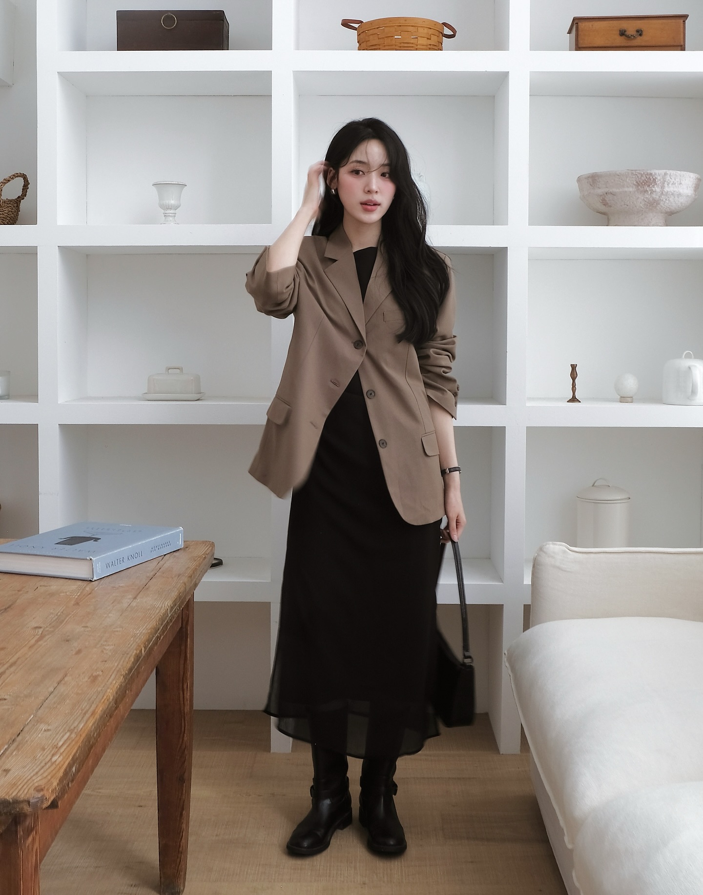 Mặc đẹp mỗi ngày với 10 set đồ màu trung tính- Ảnh 8.