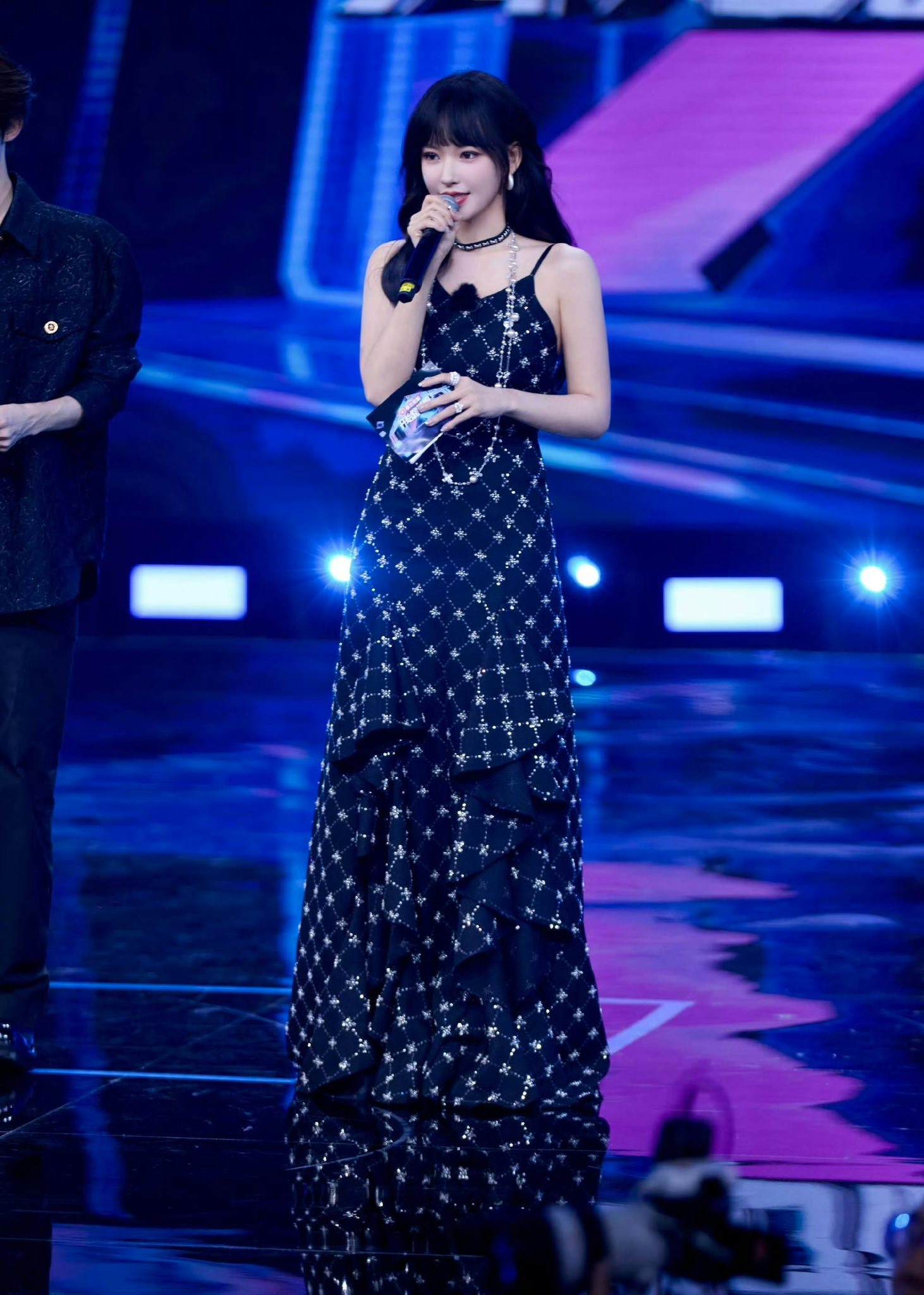 Tìm cả châu Á mới ra tiên nữ giáng trần này: Tinh hoa 4 mùa dồn hết vào người, giọng hát ngọt lịm có thật không vậy?- Ảnh 8.