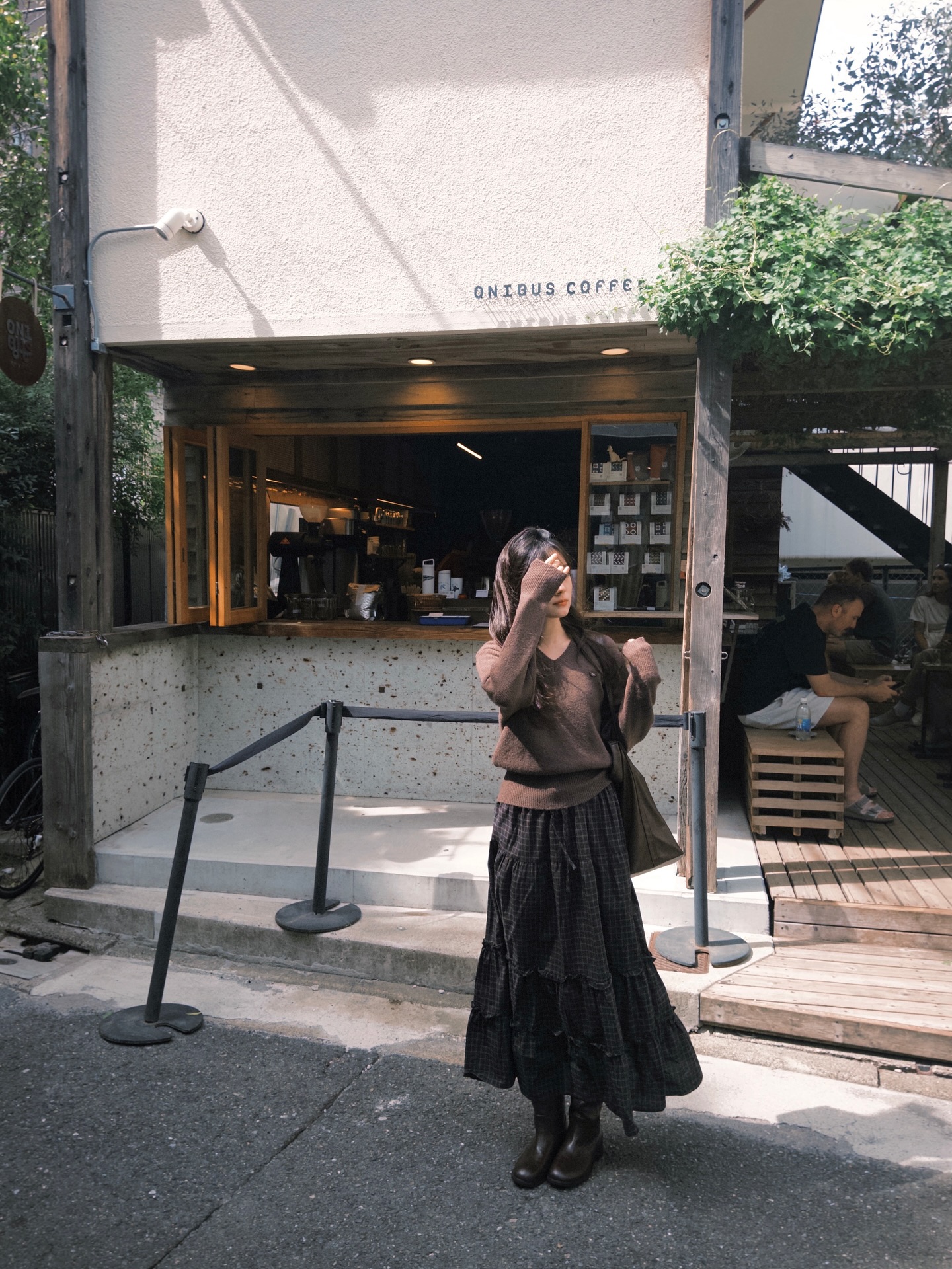 Mặc đẹp mỗi ngày với 10 set đồ màu trung tính- Ảnh 5.