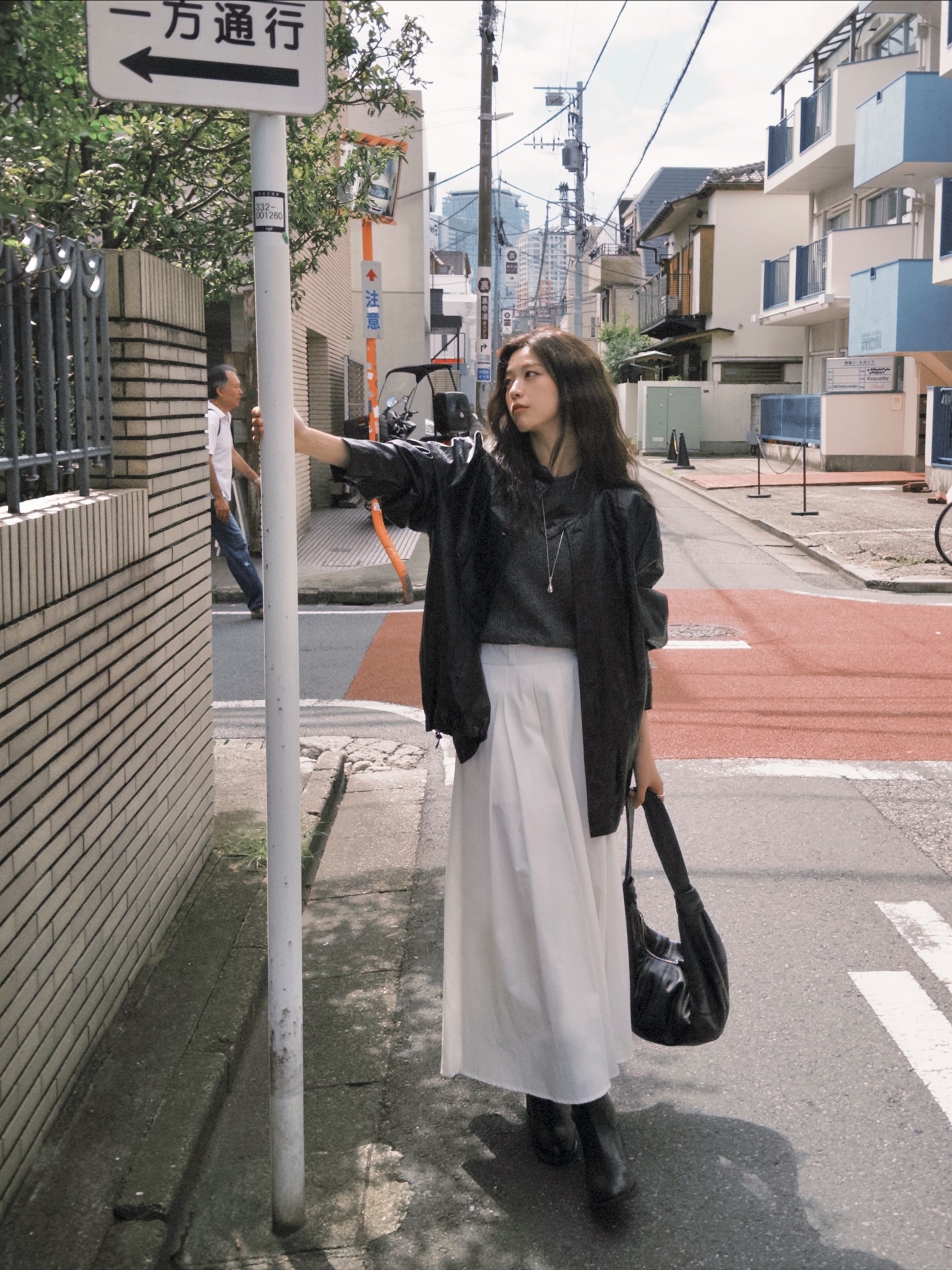 Mặc đẹp mỗi ngày với 10 set đồ màu trung tính- Ảnh 3.