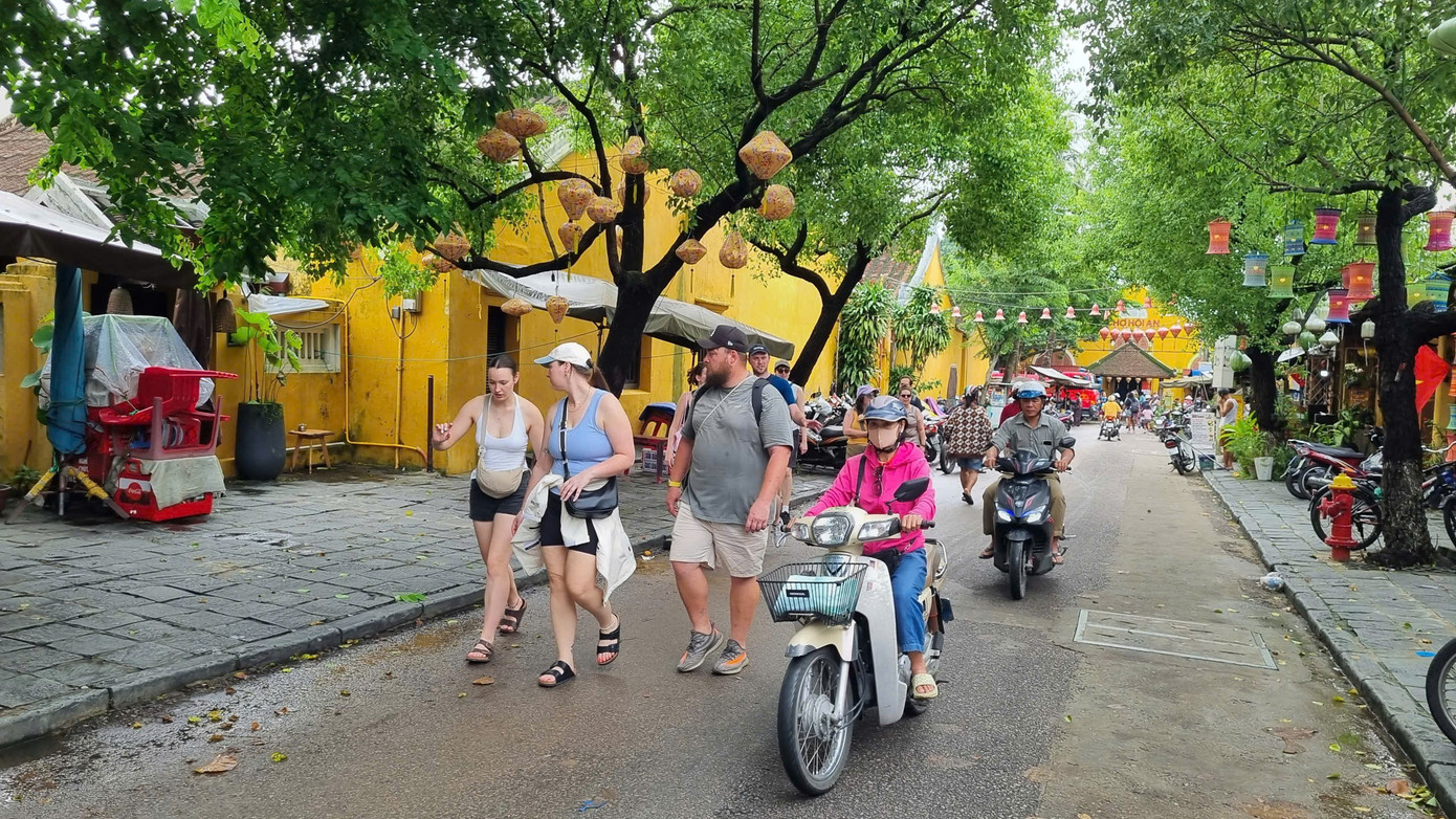 Du khách tấp nập trở lại Hội An- Ảnh 7. Du khách tấp nập trở lại Hội An- Ảnh 7.