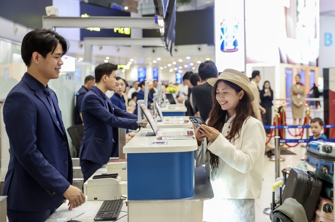 Cận cảnh đồng phục của Sun PhuQuoc Airways trong chuyến bay đầu tiên- Ảnh 9. Cận cảnh đồng phục của Sun PhuQuoc Airways trong chuyến bay đầu tiên- Ảnh 9.