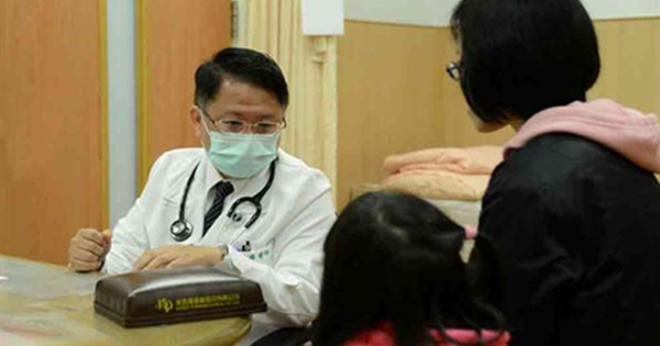 B&eacute; g&aacute;i 9 tuổi đ&atilde; 2 lần h&agrave;nh kinh, dậy th&igrave; sớm v&igrave; th&oacute;i quen của nhiều cha mẹ