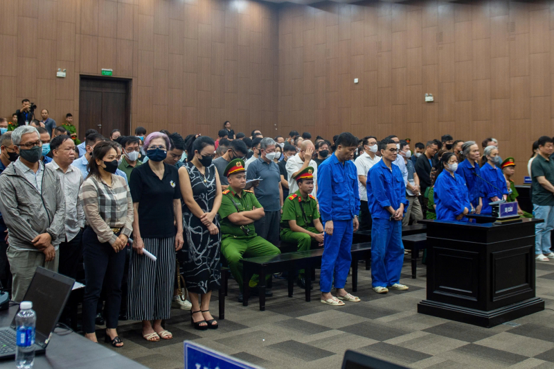 Khai đánh bạc 61 lần ở khách sạn Pullman vì “tò mò”, cựu phó trưởng phòng bị chủ toạ hỏi lại 1 câu đứng hình- Ảnh 1. Khai đánh bạc 61 lần ở khách sạn Pullman vì “tò mò”, cựu phó trưởng phòng bị chủ toạ hỏi lại 1 câu đứng hình- Ảnh 1.