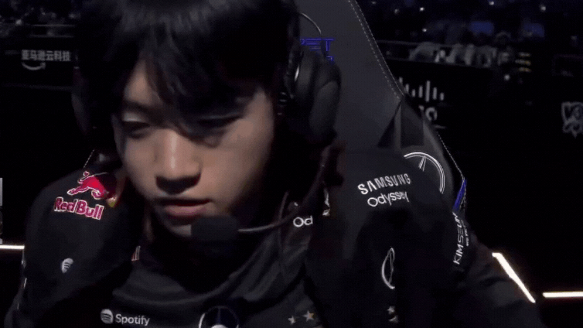 Khoảnh khắc khiến fan T1 biết họ chắc chắn thắng rồi- Ảnh 1. Khoảnh khắc khiến fan T1 biết họ chắc chắn thắng rồi- Ảnh 1.