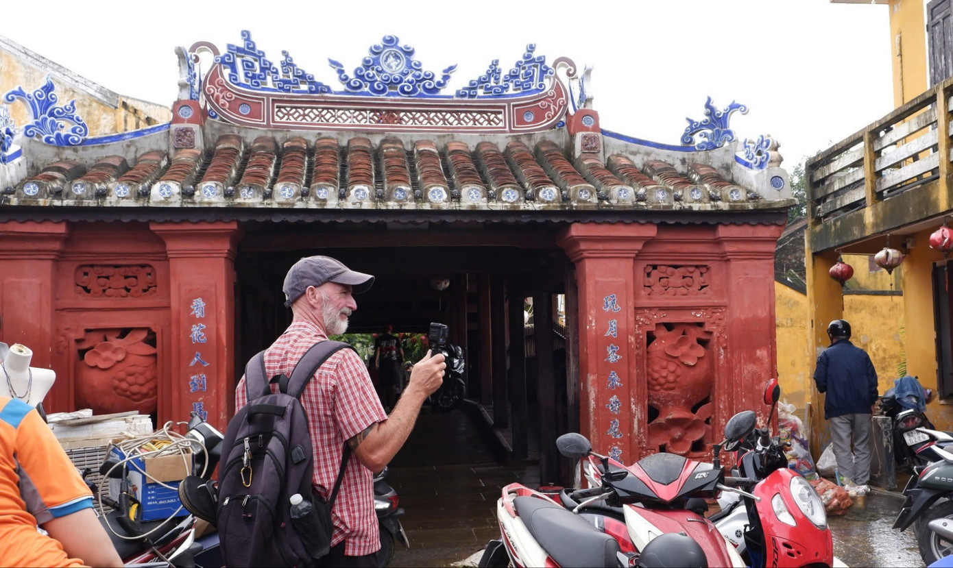 Du khách tấp nập trở lại Hội An- Ảnh 9. Du khách tấp nập trở lại Hội An- Ảnh 9.