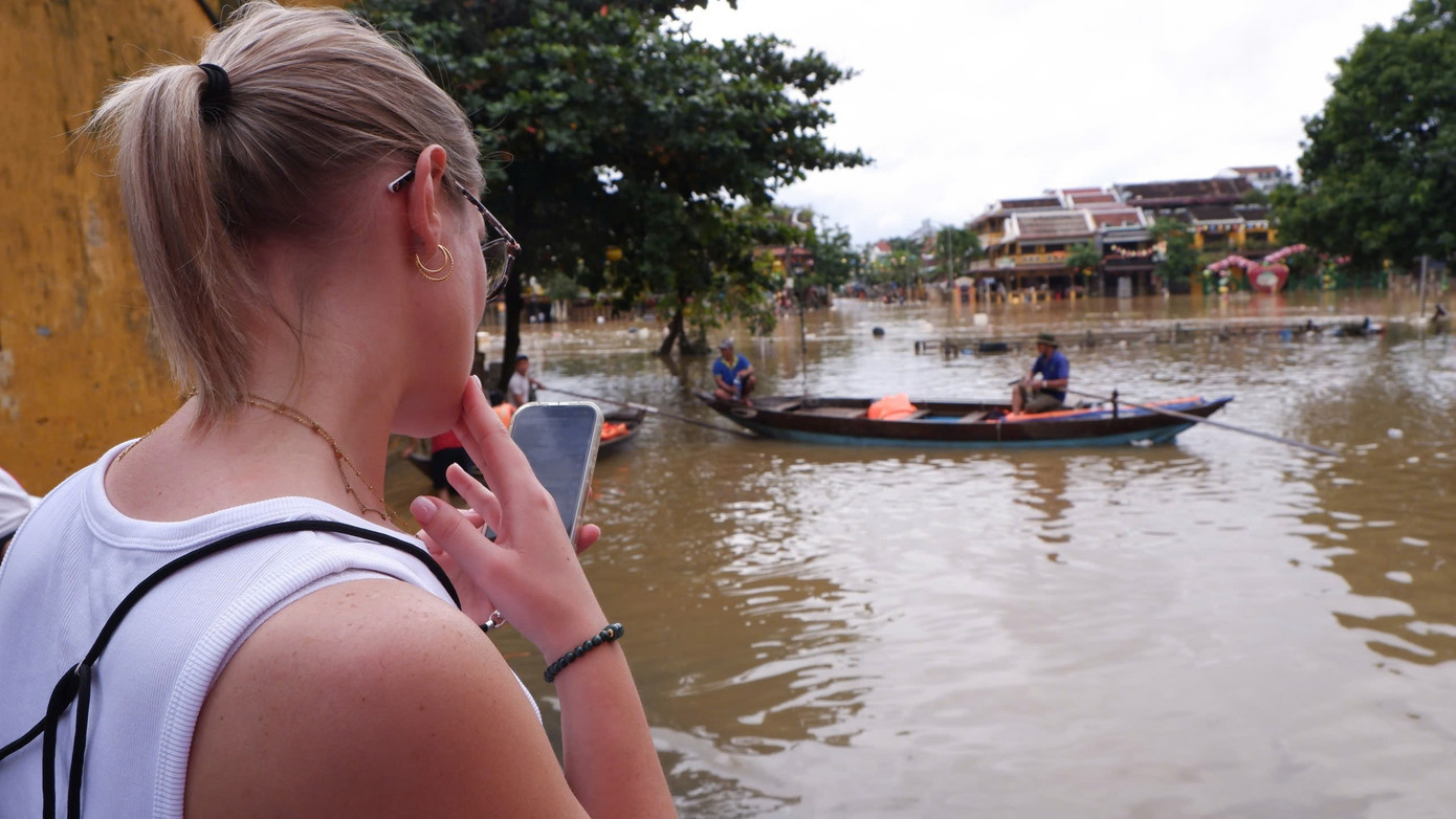 Du khách tấp nập trở lại Hội An- Ảnh 11. Du khách tấp nập trở lại Hội An- Ảnh 11.