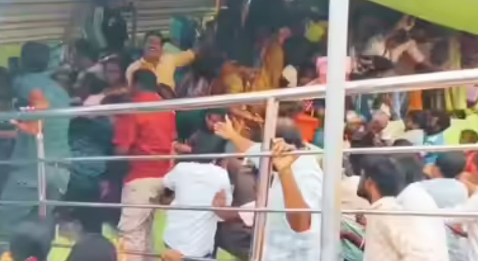 Giẫm đạp kinh hoàng tại đền thờ ở Ấn Độ, ít nhất 9 người thiệt mạng- Ảnh 2.