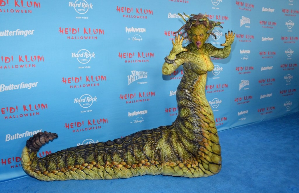 Sao Việt bây giờ chơi Halloween 