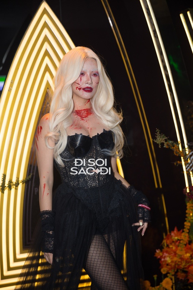 Sao Việt bây giờ chơi Halloween 