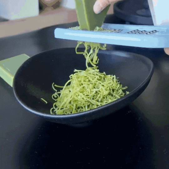 Sau giờ làm, nhiều chị em đua nhau đi  Sau giờ làm, nhiều chị em đua nhau đi