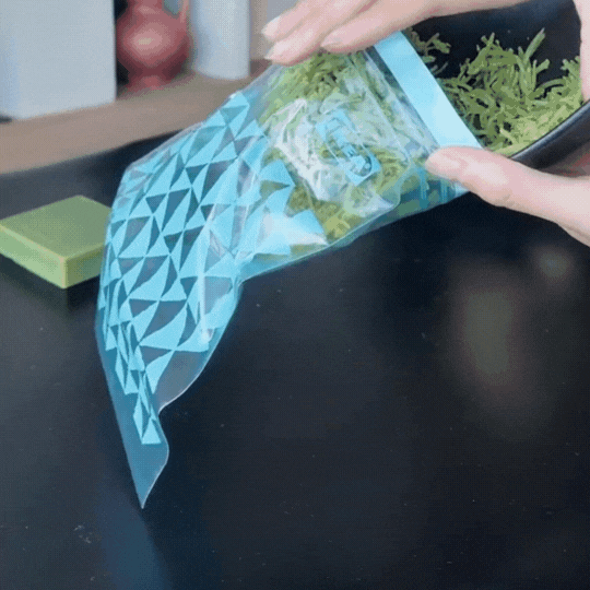 Sau giờ làm, nhiều chị em đua nhau đi  Sau giờ làm, nhiều chị em đua nhau đi