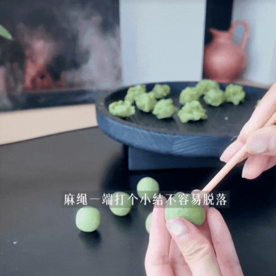 Sau giờ làm, nhiều chị em đua nhau đi  Sau giờ làm, nhiều chị em đua nhau đi