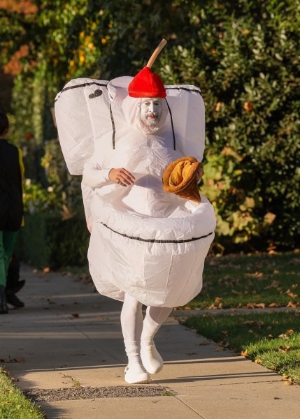 Sao Việt bây giờ chơi Halloween 