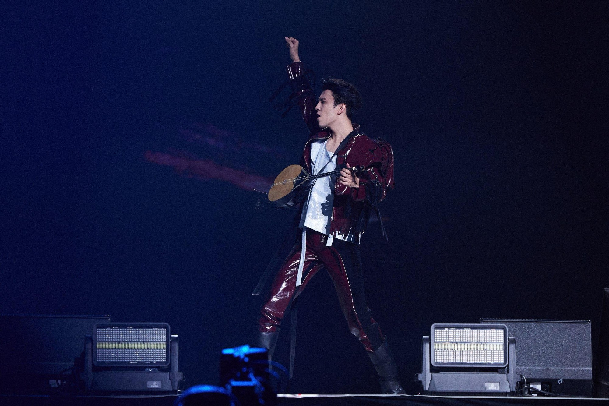 Dimash Kudaibergen: Tại sao cả thế giới “phát cuồng” trước một giọng hát?- Ảnh 1.