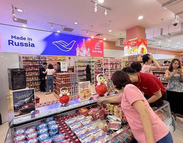 WinMart đón hàng nghìn khách tham quan mua sắm mỗi ngày tại Hội chợ Mùa thu 2025- Ảnh 6.