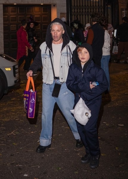 Sao Việt bây giờ chơi Halloween 