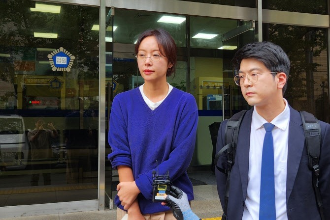 Mức án dành cho nữ diễn viên tự ý rút tiền khỏi công ty- Ảnh 1. Mức án dành cho nữ diễn viên tự ý rút tiền khỏi công ty- Ảnh 1.