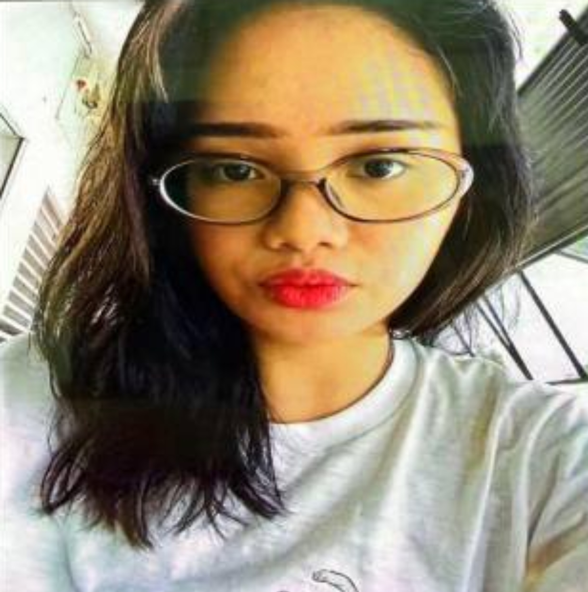 Cô gái trẻ mất tích, vài ngày sau được tìm thấy trong tình trạng đáng sợ, cứu hộ phải phá cửa xe- Ảnh 2. Cô gái trẻ mất tích, vài ngày sau được tìm thấy trong tình trạng đáng sợ, cứu hộ phải phá cửa xe- Ảnh 2.