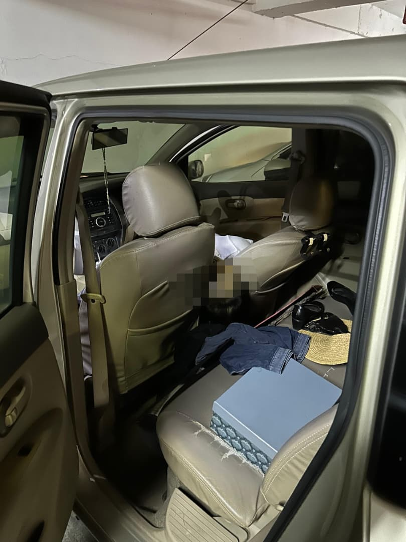 Cô gái trẻ mất tích, vài ngày sau được tìm thấy trong tình trạng đáng sợ, cứu hộ phải phá cửa xe- Ảnh 3. Cô gái trẻ mất tích, vài ngày sau được tìm thấy trong tình trạng đáng sợ, cứu hộ phải phá cửa xe- Ảnh 3.