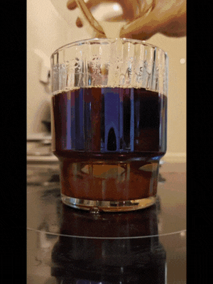 Chồng H'Hen Niê lấy sữa của vợ pha cafe cho bạn uống, phản ứng nàng hậu như 