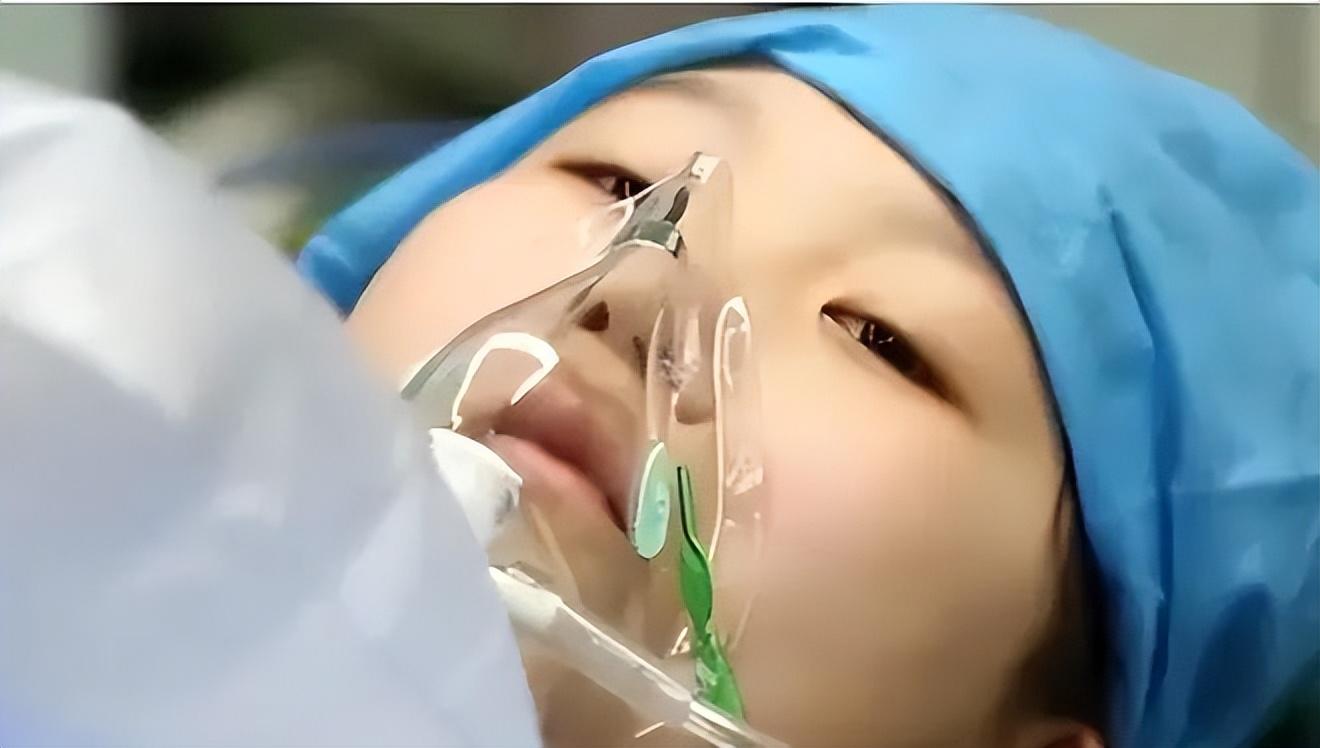 Bé gái 8 tuổi hiến tuỷ cứu mẹ, không gây mê 10 năm trước: Cuộc sống giờ quá có hậu cho tấm lòng hiếu thảo!- Ảnh 2.