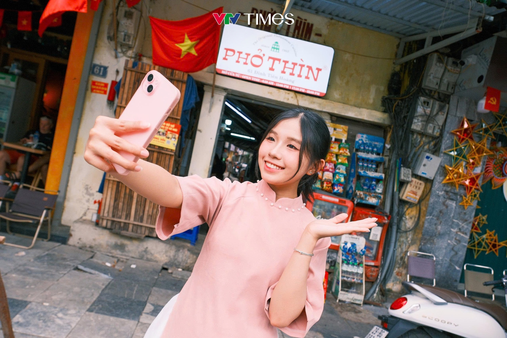 Quán phở duy nhất bên hồ Gươm sắp phải di dời sau gần 70 năm- Ảnh 9. Quán phở duy nhất bên hồ Gươm sắp phải di dời sau gần 70 năm- Ảnh 9.