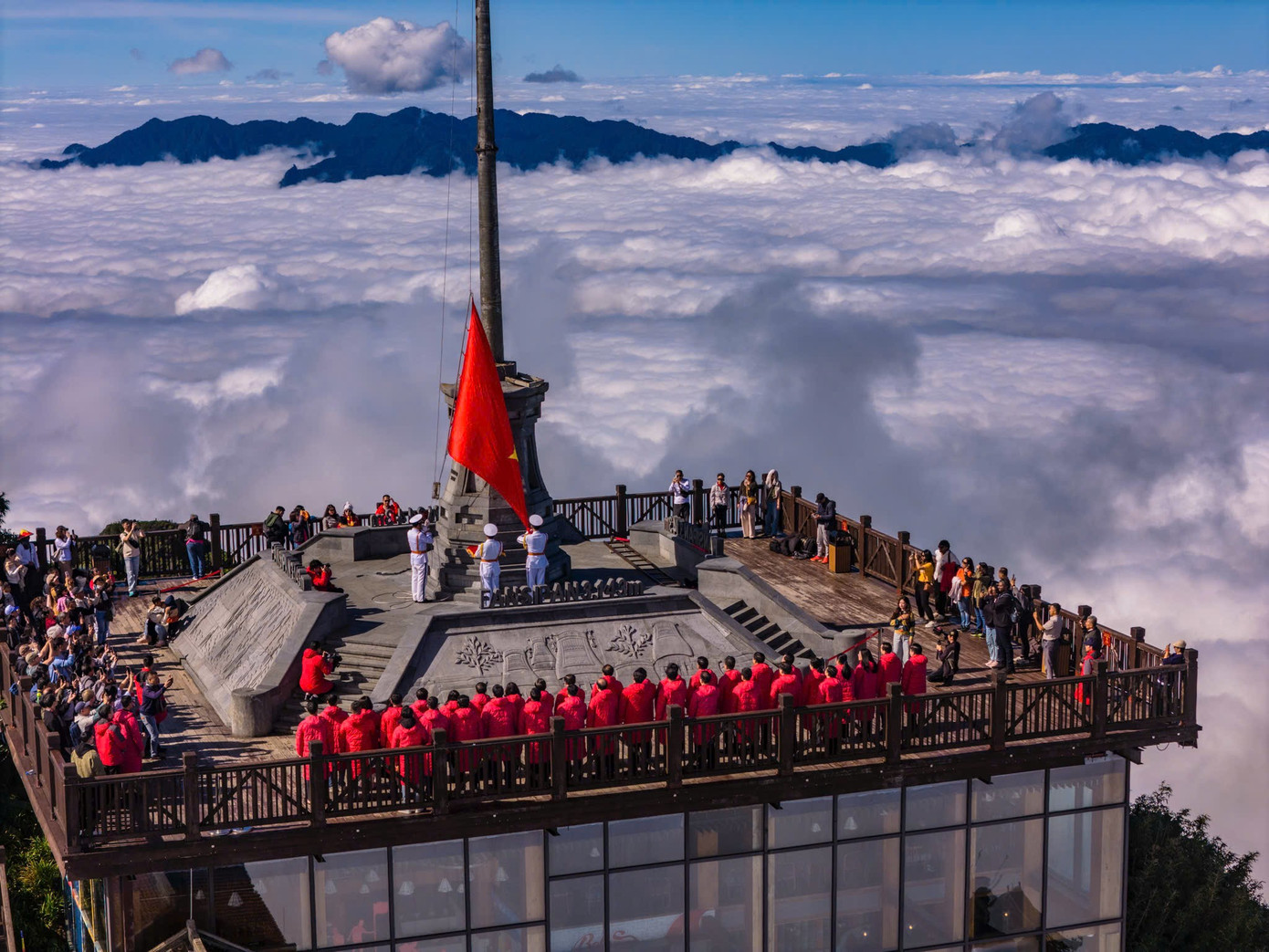 Đẹp mê mẩn Sa Pa mùa 'săn mây'- Ảnh 12. Đẹp mê mẩn Sa Pa mùa 'săn mây'- Ảnh 12.