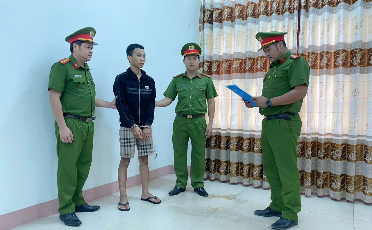 Thi hành lệnh bắt tạm giam Ngô Thanh Phương, sinh năm 2008- Ảnh 1.