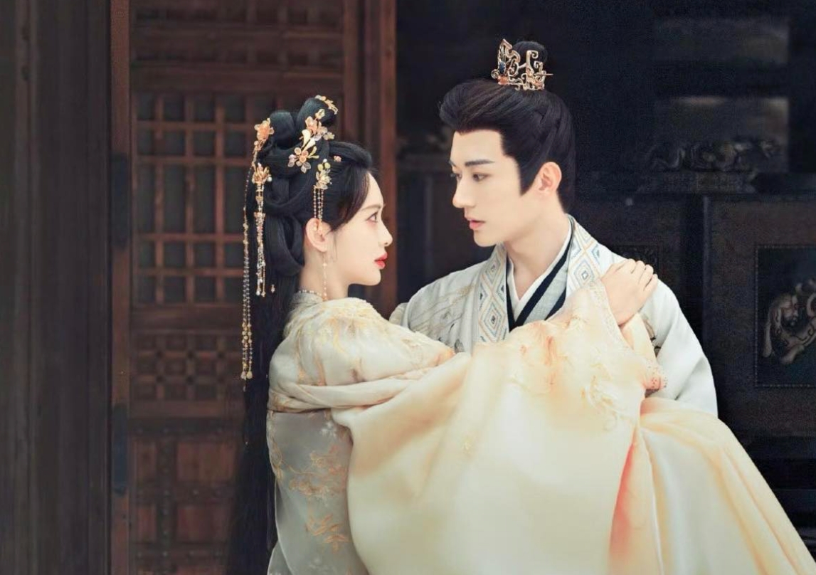 Lần đầu có mỹ nhân bị tung cáo trạng với 7 