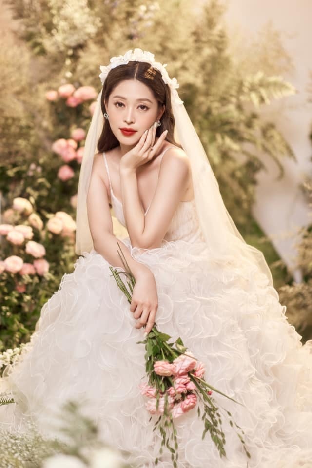 Á hậu cực thân, từng được Đỗ Hà bê tráp vắng mặt bất thường trong đám cưới tại Hà Nội- Ảnh 6.