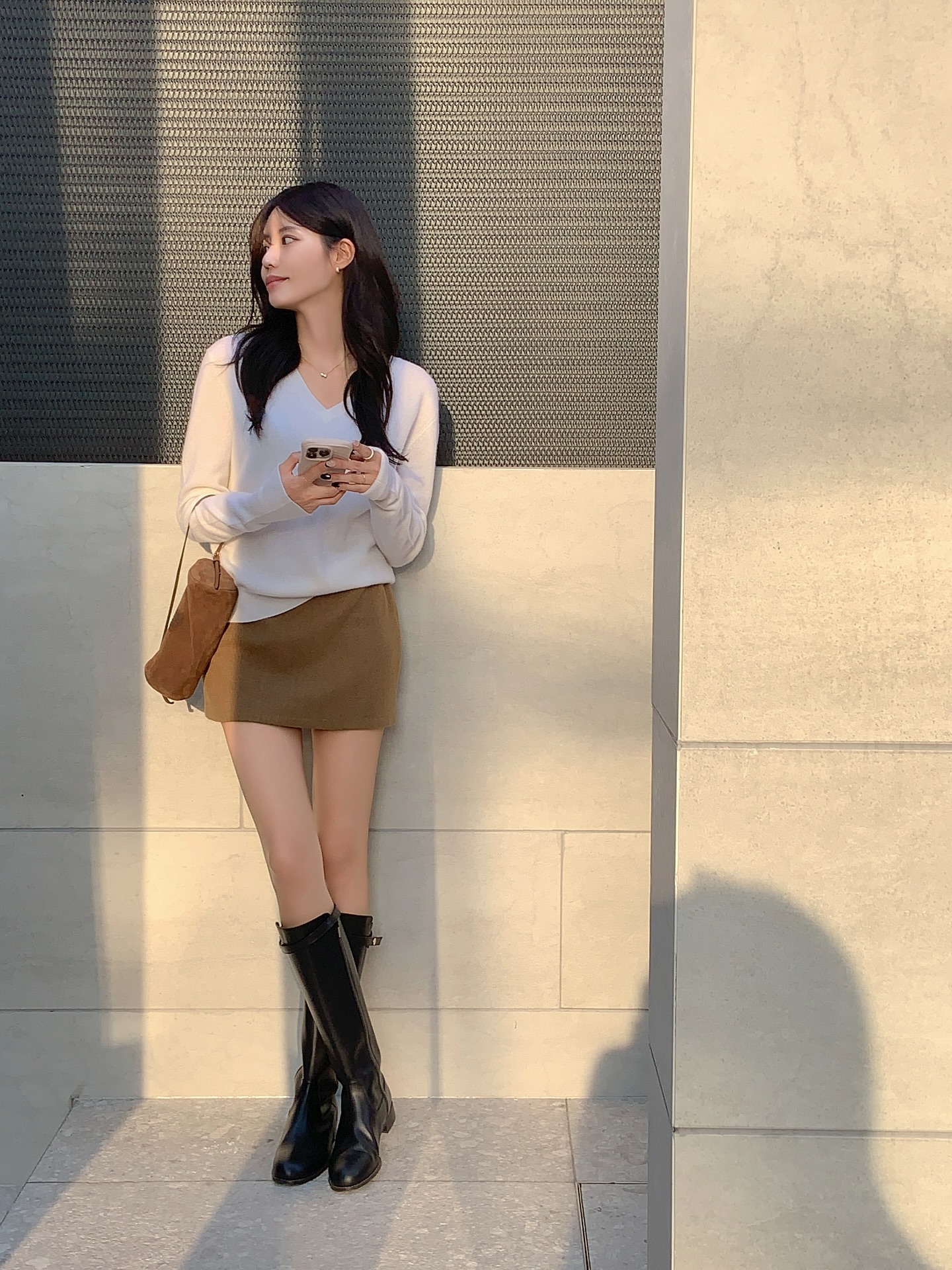 Chân váy đen dễ mặc nhưng có 4 kiểu khác còn đẹp và trẻ trung hơn- Ảnh 7.