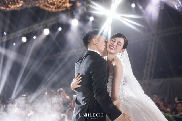 Cuối cùng chồng Hoa hậu Đỗ Hà cũng đạt được mục đích!- Ảnh 8. Cuối cùng chồng Hoa hậu Đỗ Hà cũng đạt được mục đích!- Ảnh 8.