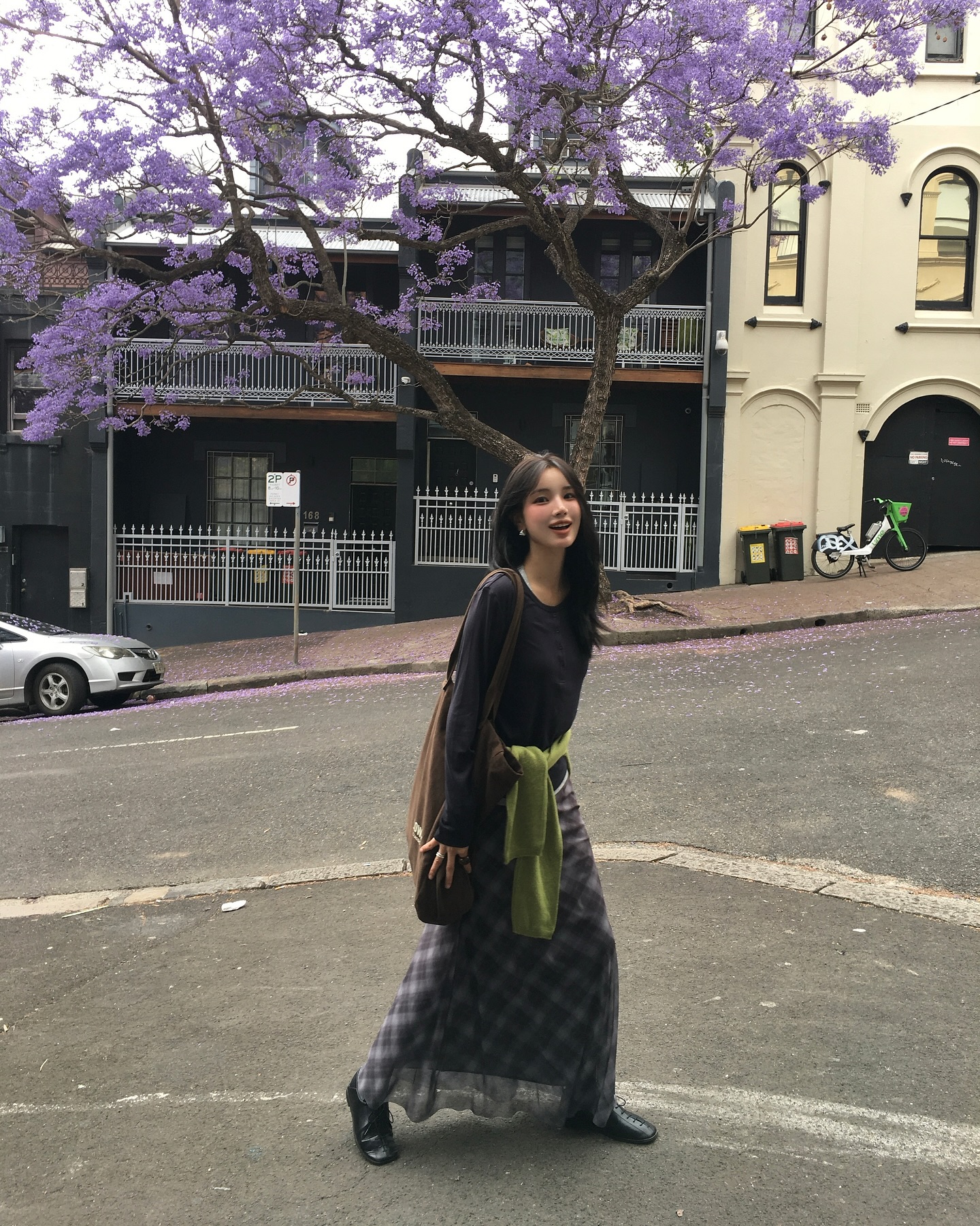 Chân váy đen dễ mặc nhưng có 4 kiểu khác còn đẹp và trẻ trung hơn- Ảnh 12.