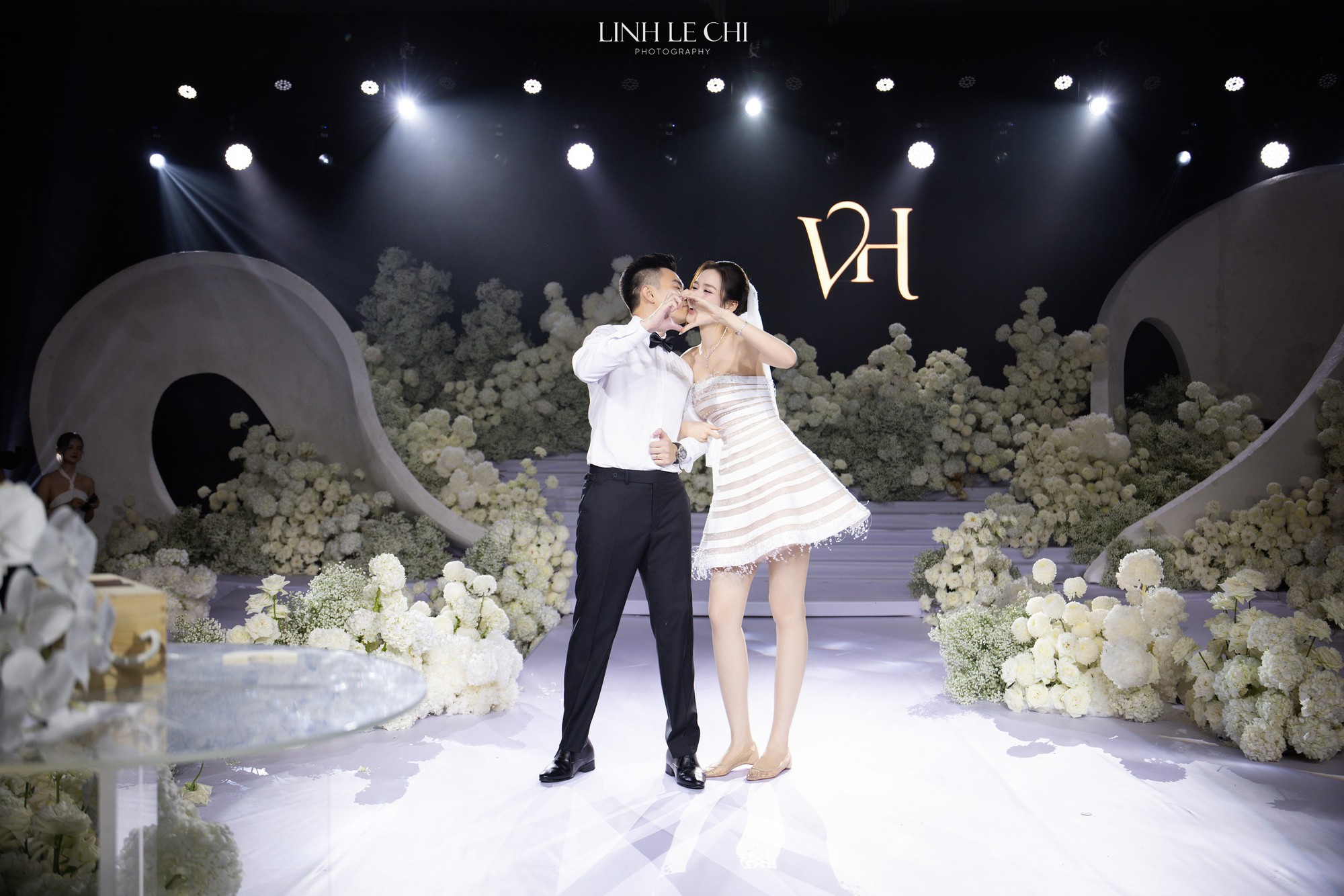 Cuối cùng chồng Hoa hậu Đỗ Hà cũng đạt được mục đích!- Ảnh 7. Cuối cùng chồng Hoa hậu Đỗ Hà cũng đạt được mục đích!- Ảnh 7.