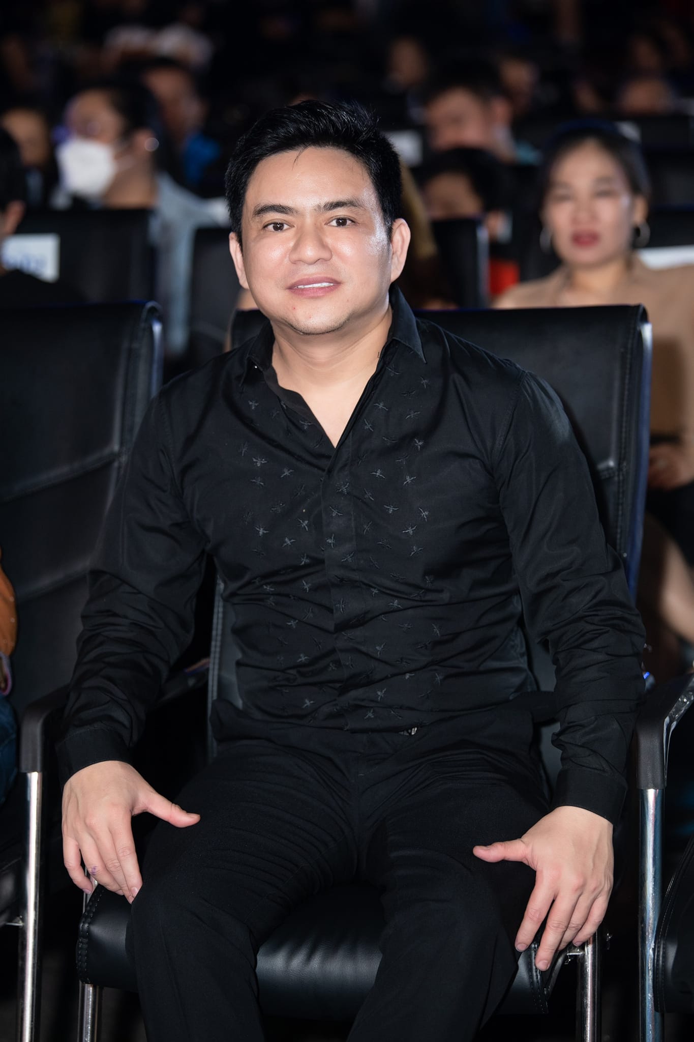 Bác sĩ Chiêm Quốc Thái là ai: Không hoạt động nghệ thuật nhưng làm dậy sóng showbiz?- Ảnh 1.