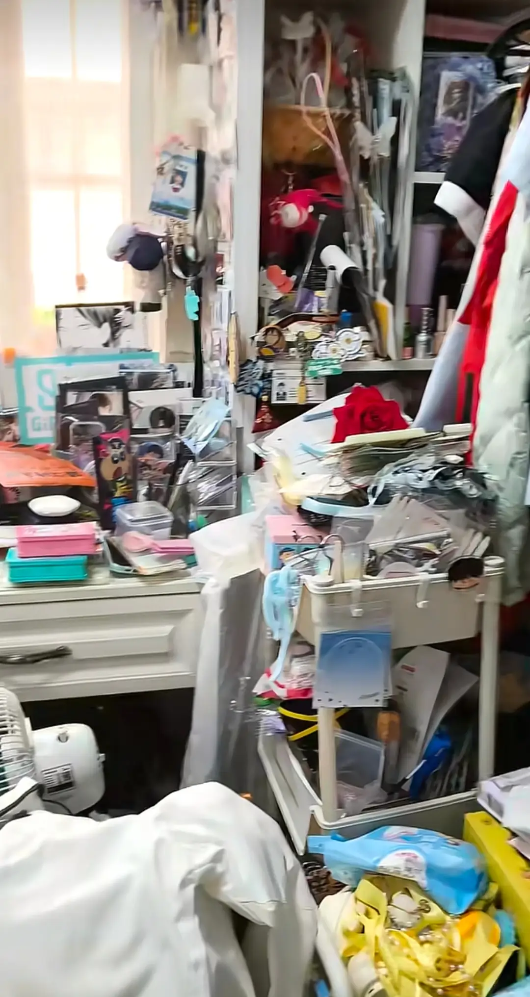 "Ai lấy con tôi chắc khổ" - bà mẹ than trời khi vào phòng của con gái nhưng dân mạng đáp: Mẹ nào con nấy thôi!- Ảnh 3. "Ai lấy con tôi chắc khổ" - bà mẹ than trời khi vào phòng của con gái nhưng dân mạng đáp: Mẹ nào con nấy thôi!- Ảnh 3.