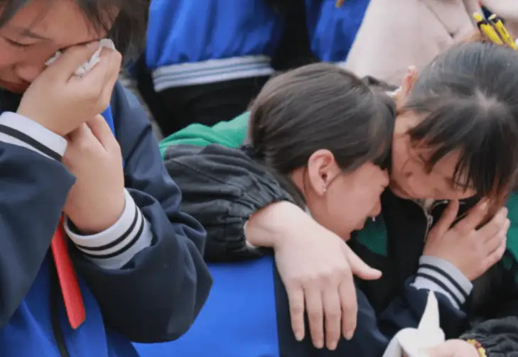 Đang lướt MXH, nữ sinh bất ngờ được thần tượng kết bạn, chưa kịp hiểu chuyện gì xảy ra, tài khoản đã bay mất hơn 140 triệu- Ảnh 1.