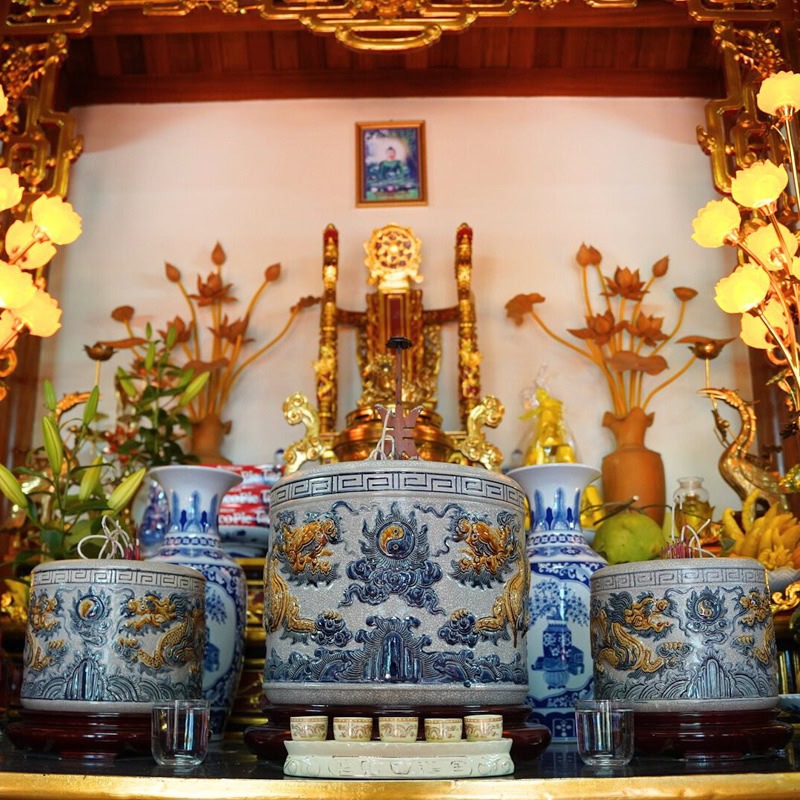 4 thứ cực kỳ quan trọng trên bàn thờ- Ảnh 1.