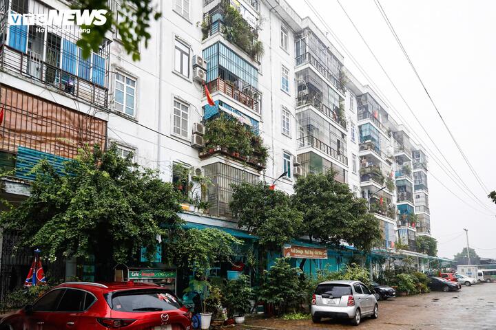 Người đàn ông dọa "giết cả nhà" hàng xóm, cư dân tòa nhà hoang mang- Ảnh 4.