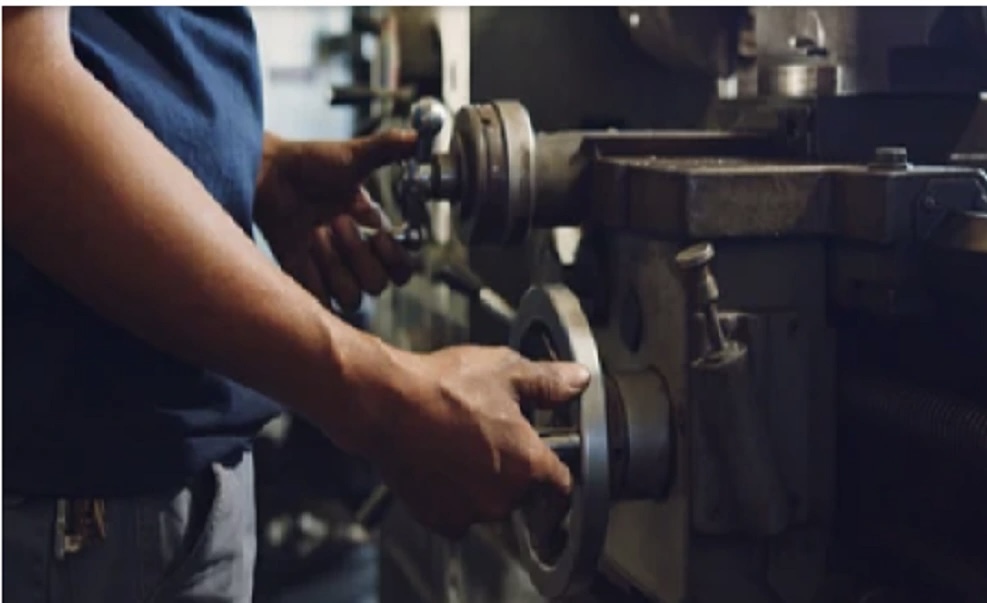 Thạc sĩ tài chính đi bưng lẩu, kỹ sư điện tử đi làm diễn viên quần chúng, tiến sĩ đi rửa bát thuê: Cơn ác mộng mang tên "thừa bằng cấp, thiếu việc làm" ở xứ tỷ dân- Ảnh 2.