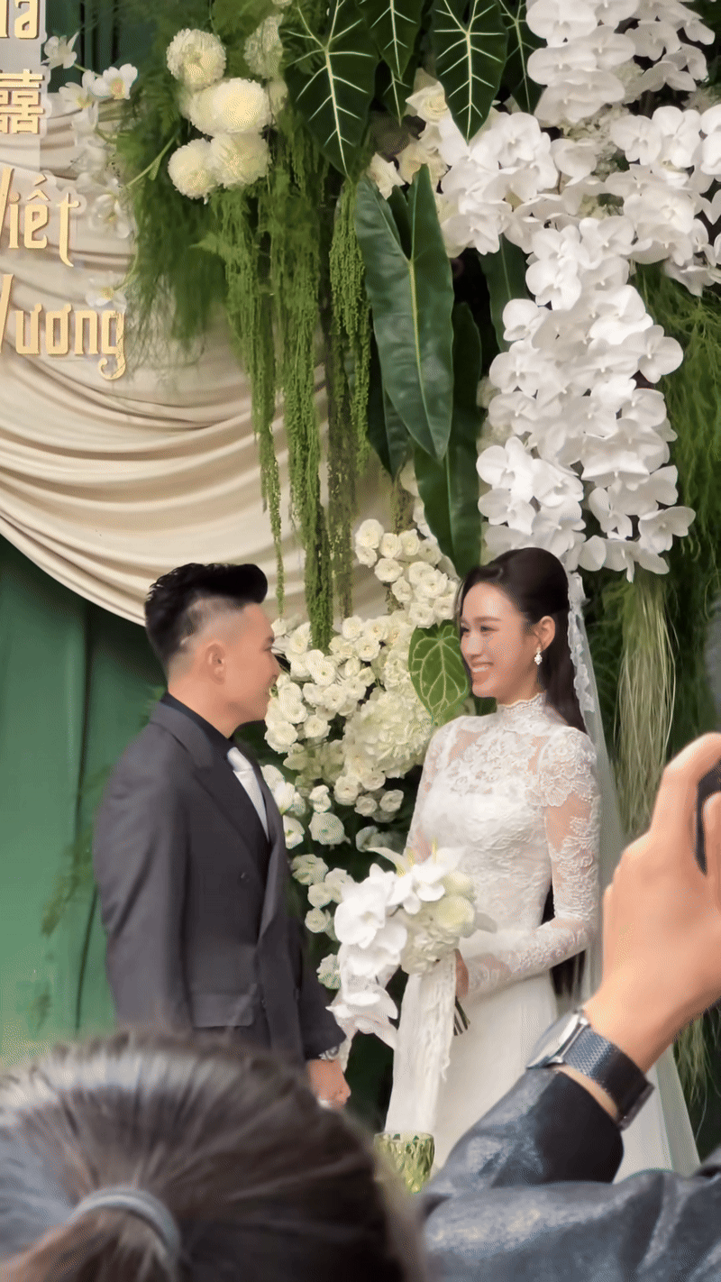 Cuối cùng chồng Hoa hậu Đỗ Hà cũng đạt được mục đích!- Ảnh 9. Cuối cùng chồng Hoa hậu Đỗ Hà cũng đạt được mục đích!- Ảnh 9.