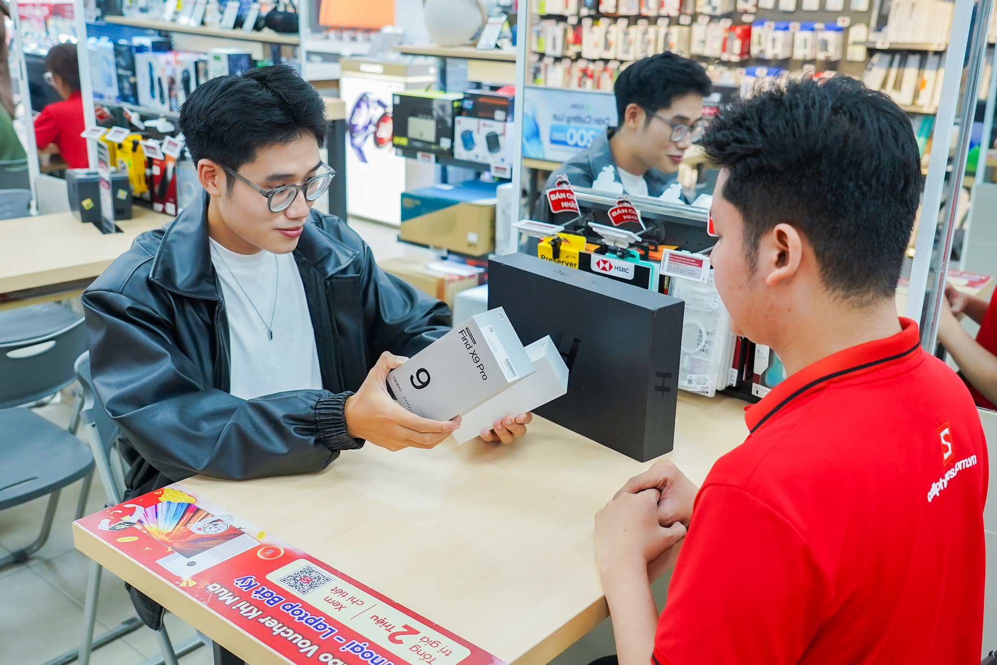 CellphoneS chính thức mở bán OPPO Find X9 series, ưu đãi bộ quà tặng đến 10 triệu- Ảnh 3. CellphoneS chính thức mở bán OPPO Find X9 series, ưu đãi bộ quà tặng đến 10 triệu- Ảnh 3.