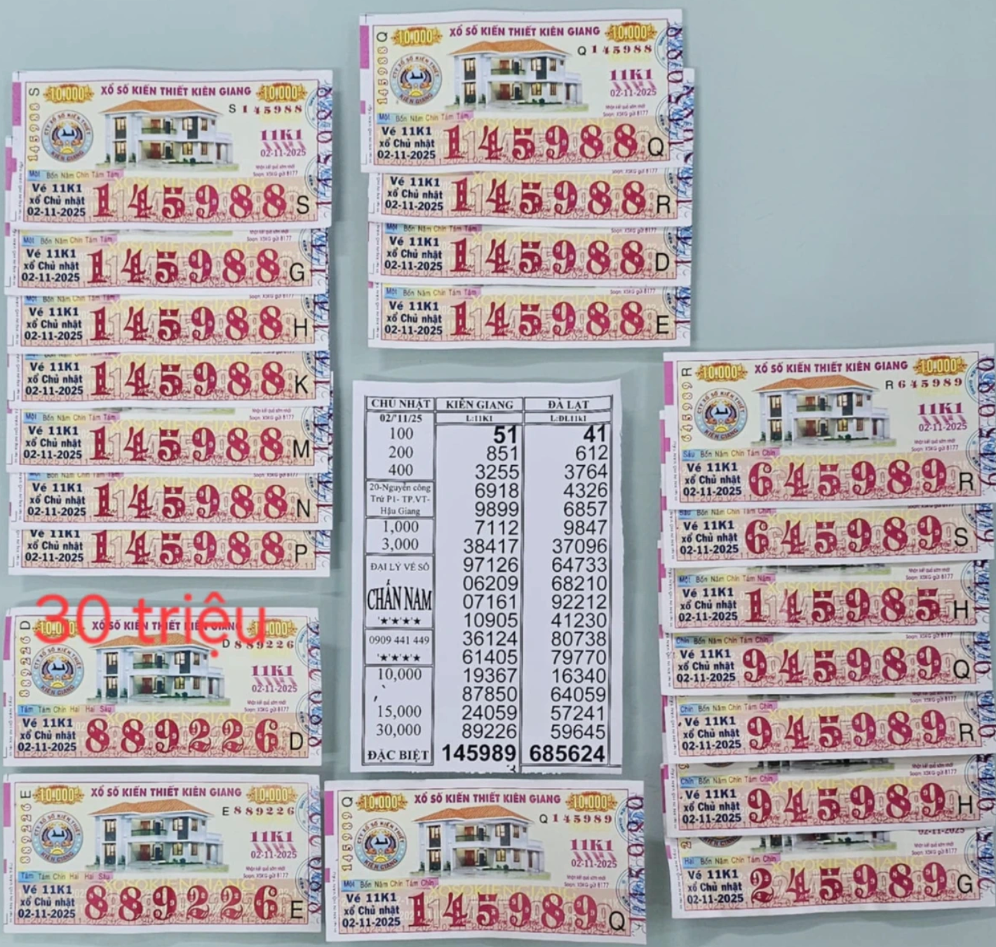 Khách mua vé số rồi tặng lại cho người bán: Cái kết bất ngờ- Ảnh 1.