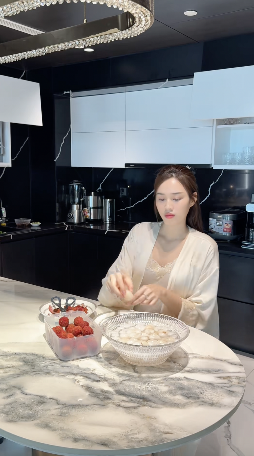 Bên trong căn nhà Viết Vương và Hoa hậu Đỗ Hà sẽ ở sau khi cưới- Ảnh 2.