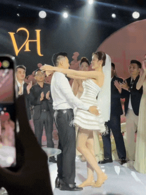 Cuối cùng chồng Hoa hậu Đỗ Hà cũng đạt được mục đích!- Ảnh 2. Cuối cùng chồng Hoa hậu Đỗ Hà cũng đạt được mục đích!- Ảnh 2.